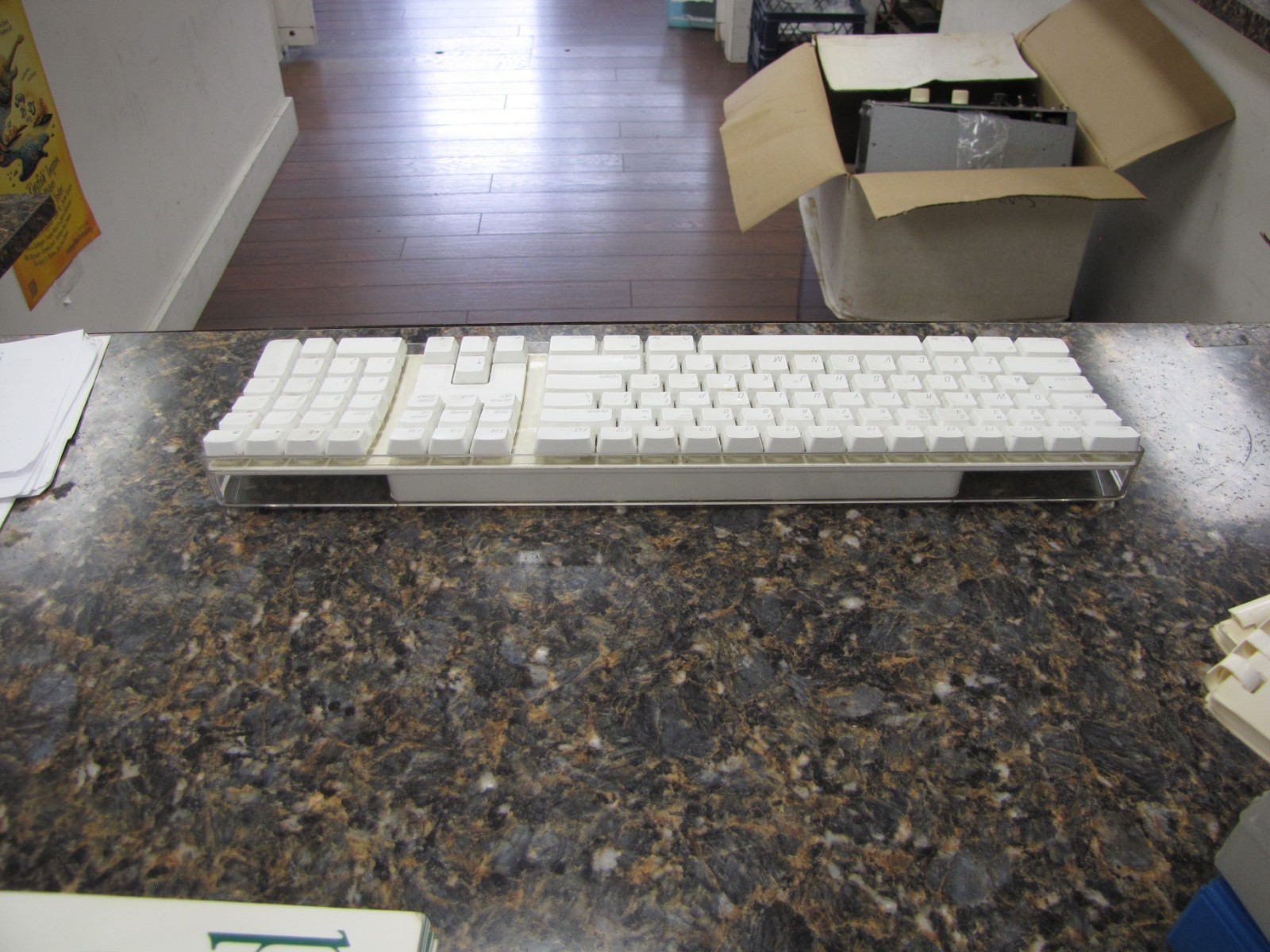 Vintage Apple A1016 Wireless Keyboard & Apple A1197 Mouse - White