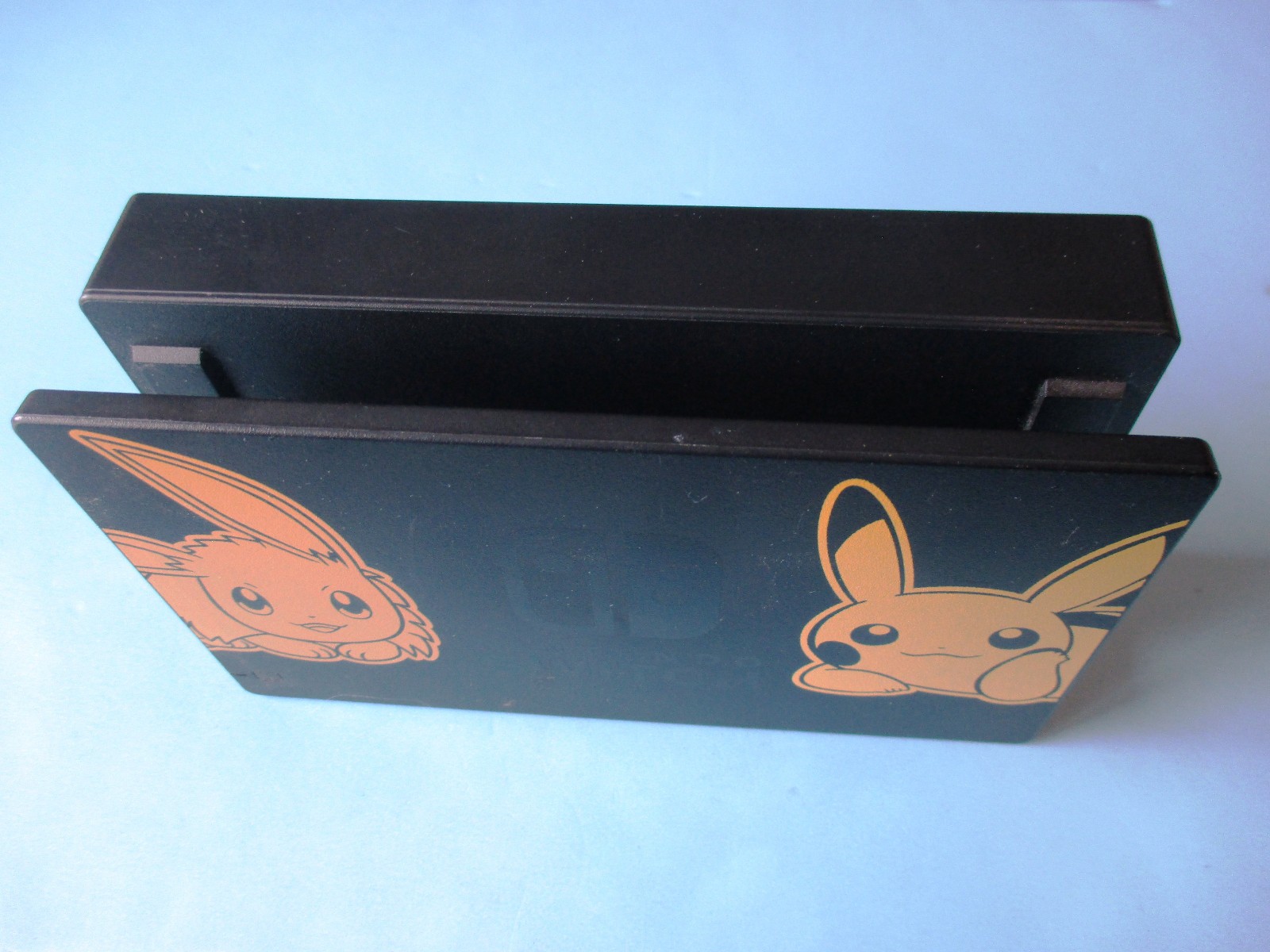 Nintendo Switch Dock Pokemon Let's Go Eevee & Pikachu Special Edition