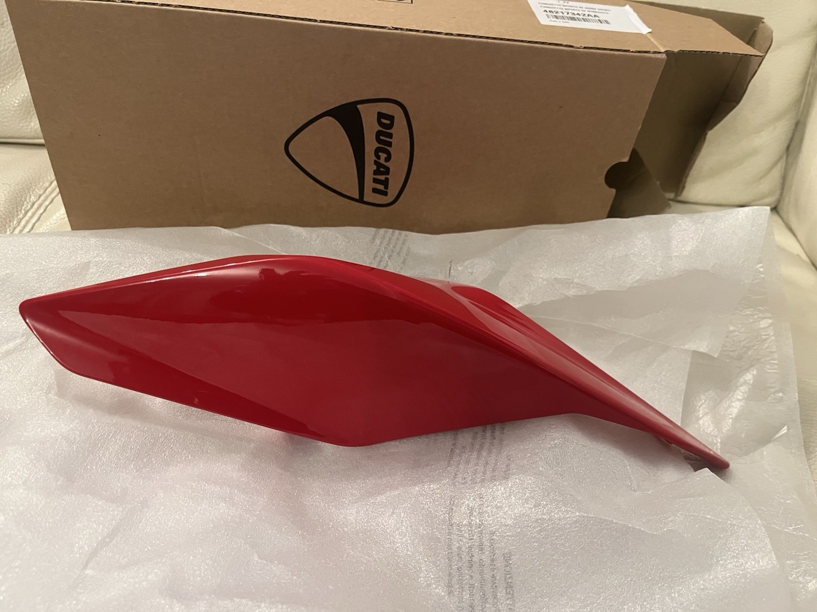 Genuine Ducati FIANCHETTO BIPOSTO SX VERNICIATO 48217342AA COVER FRAME LH