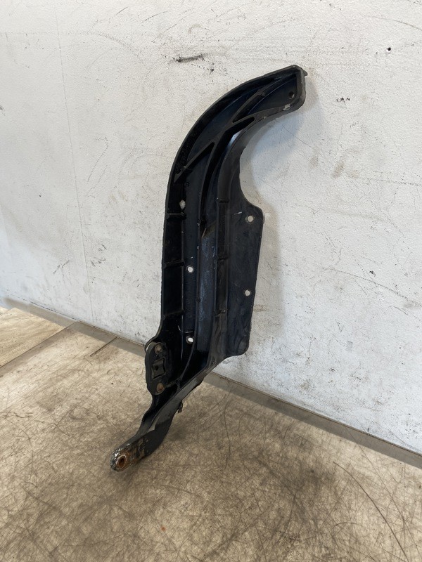 2014 Hood Bracket 1715346003 for Freightliner Cascadia 125 (766-10311)