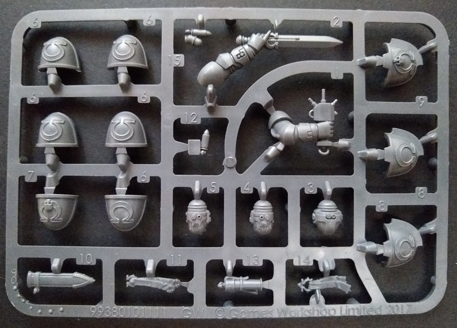 Warhammer 40k Space Marines Ultramarines Shoulder Pads Upgrade Sprue *NOS*