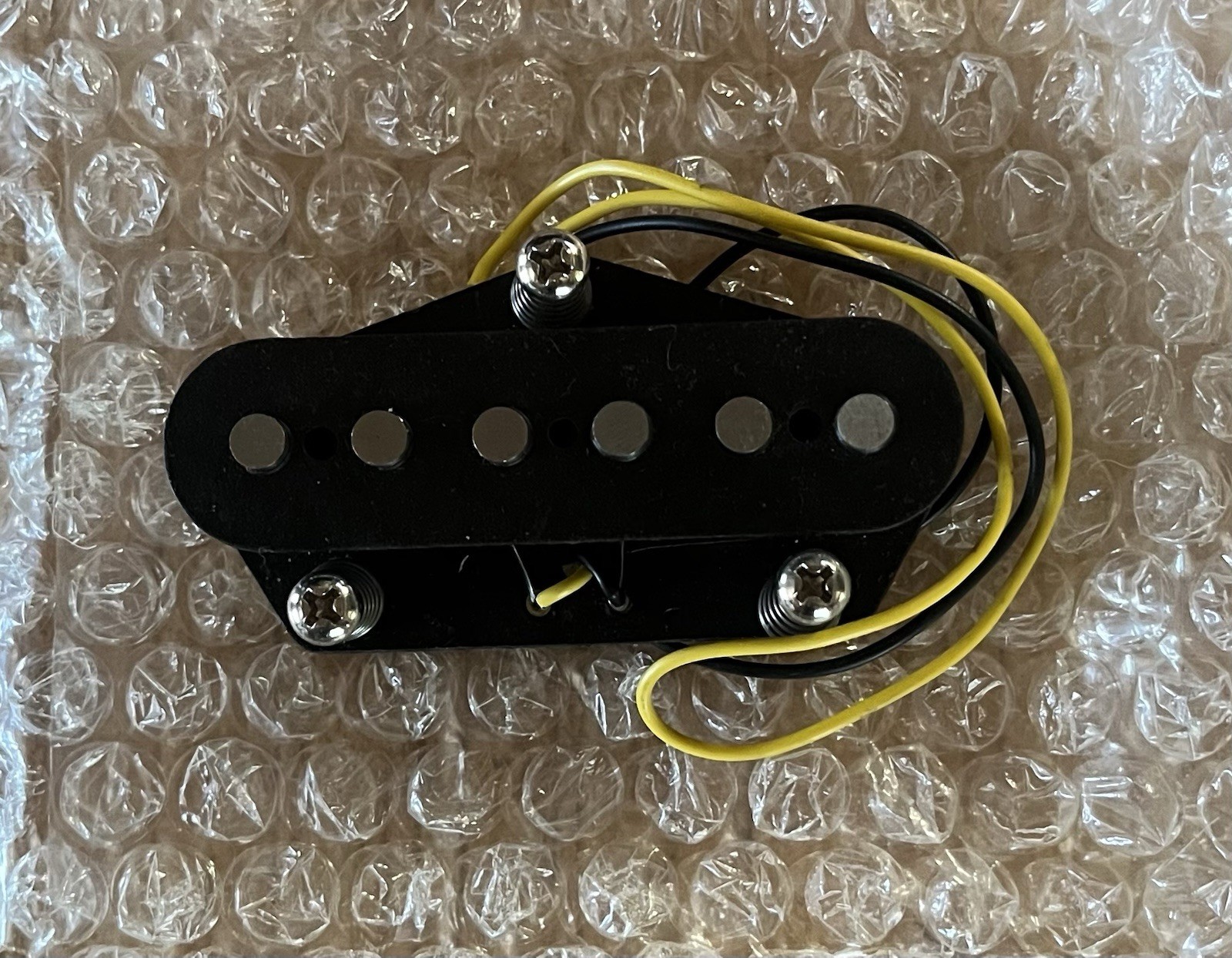 Unbranded Black Single Coil Guitar Pickup w/ Mounting Screws