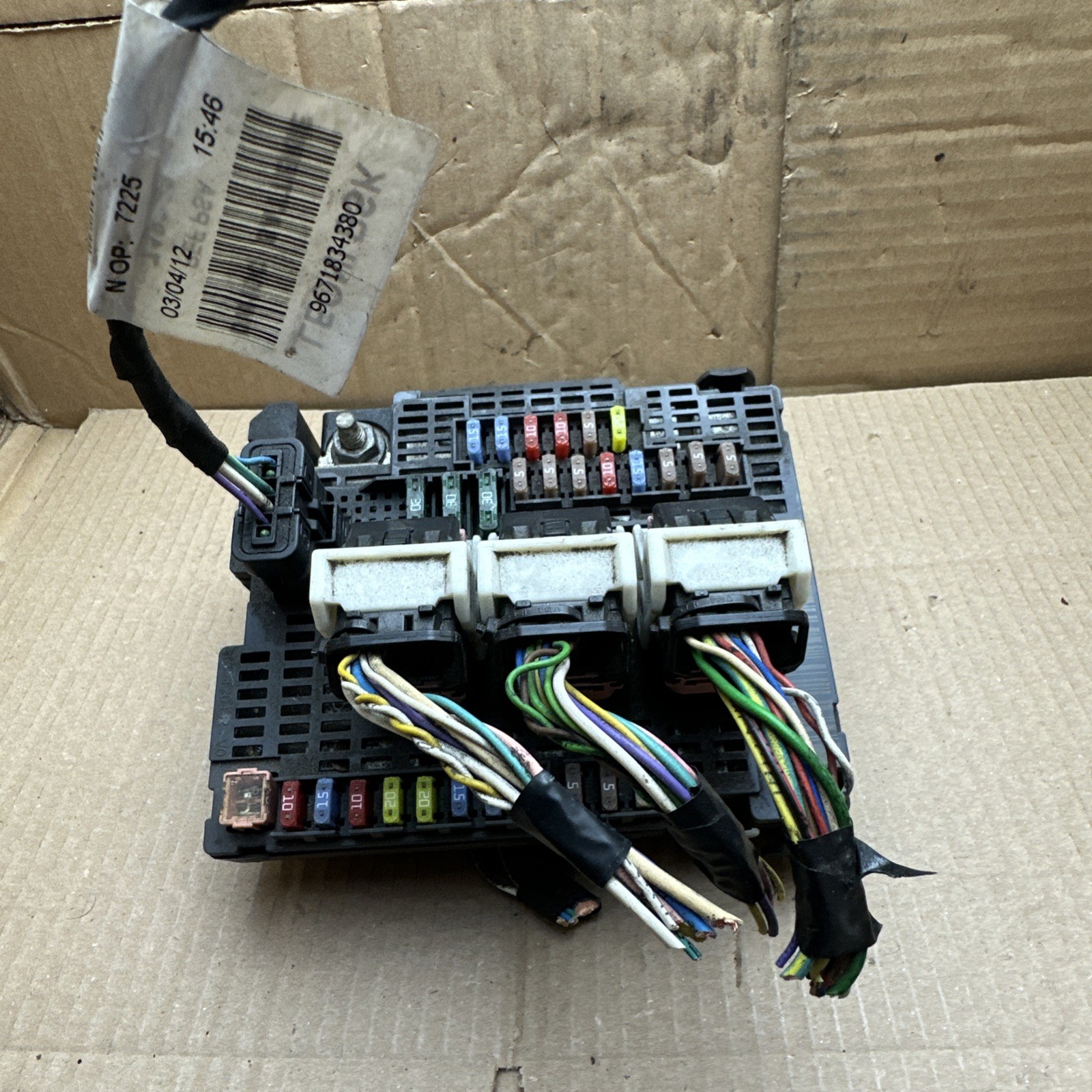 BSM Control Module Fuse Box Peugeot 508 Citroen DS5 9674922180 BSM-Z05-00 #F2