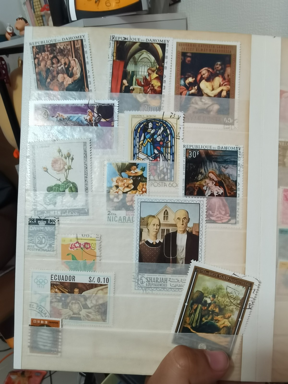 Stamp Collection Stockbook +100 Stamps