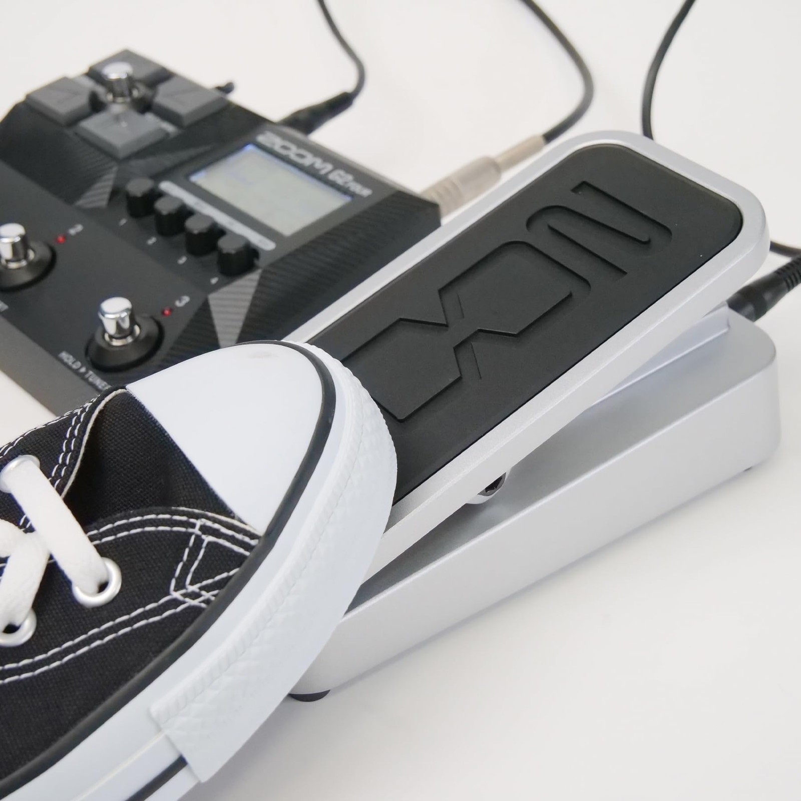 ZOOM FP02M Metal Expression Pedal Volume Wah Pitch Control