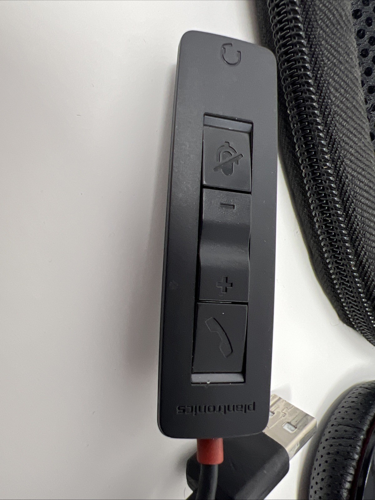 Plantronics Blackwire 300 DA Stereo USB, 3.5mm Headset with soft case