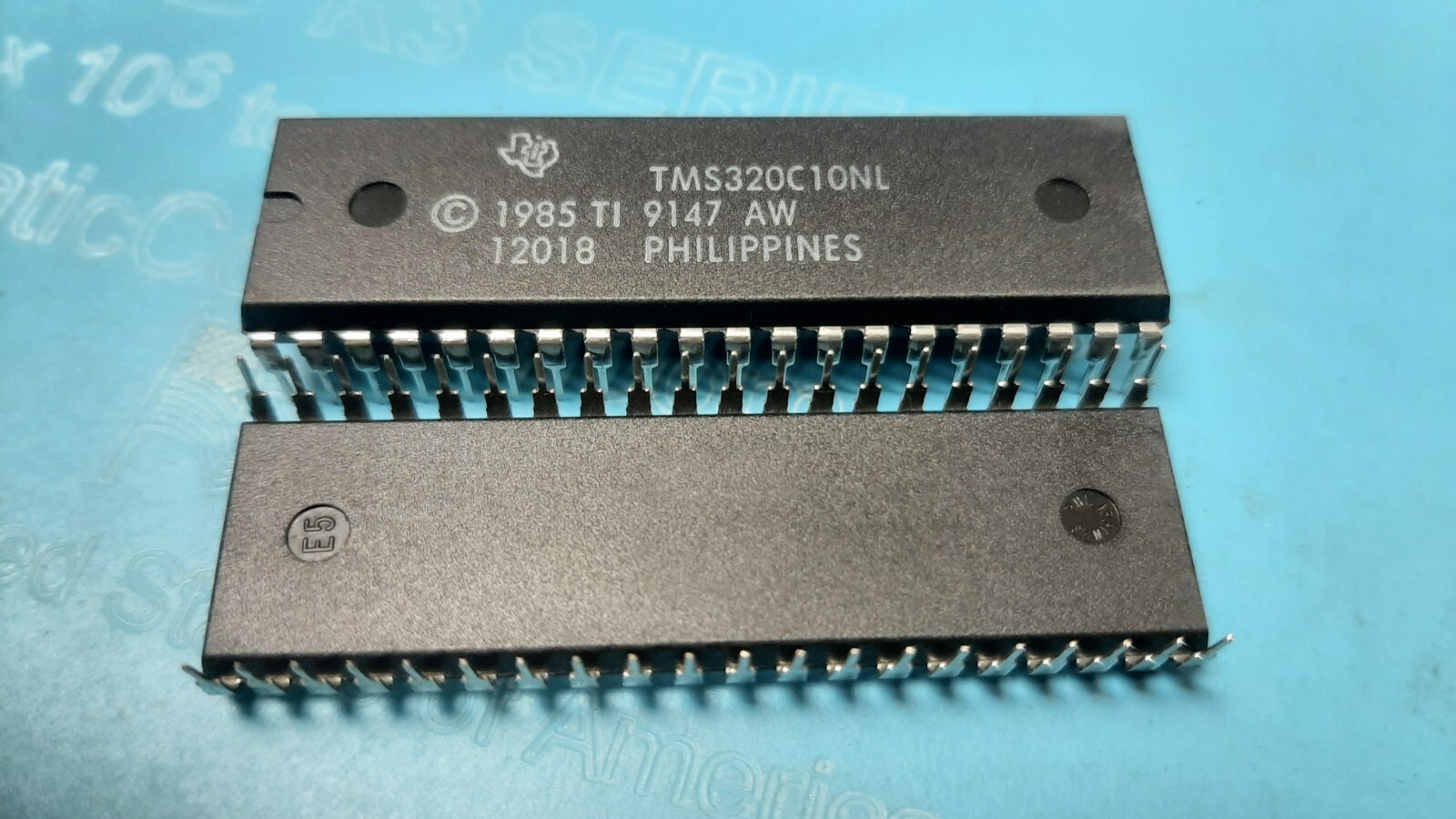 1pc  TMS320C10NL    DIGITAL SIGNAL PROCESSORS   DIP40  TI