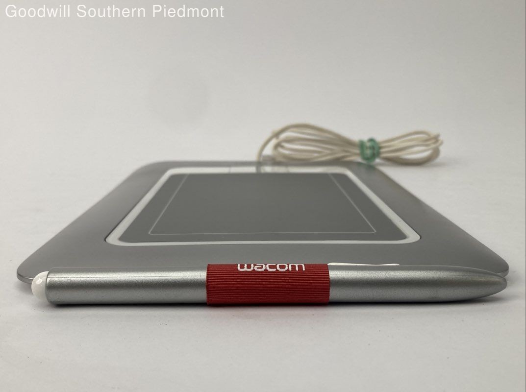 Wacom Bamboo Fun CTH-461 Pen & Touch Drawing Table - Tested