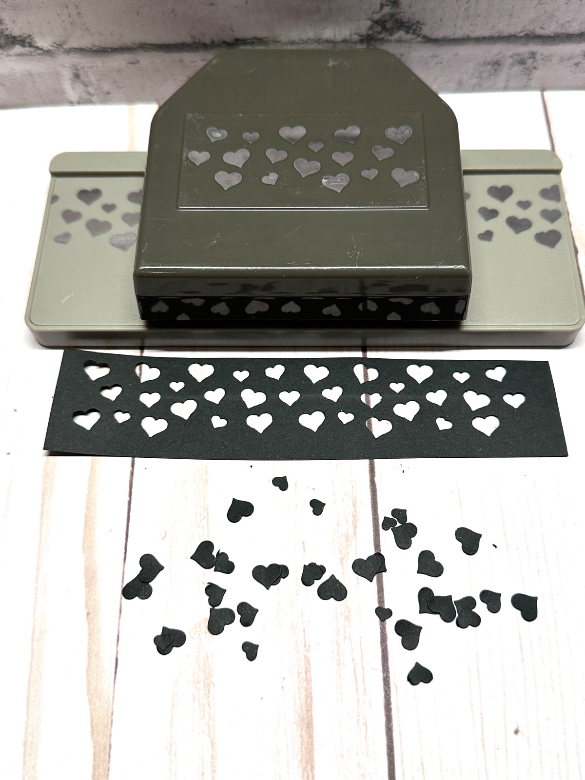 Stampin up! CONFETTI HEARTS Border Punch ~ Valentines Wedding Love Anniversary