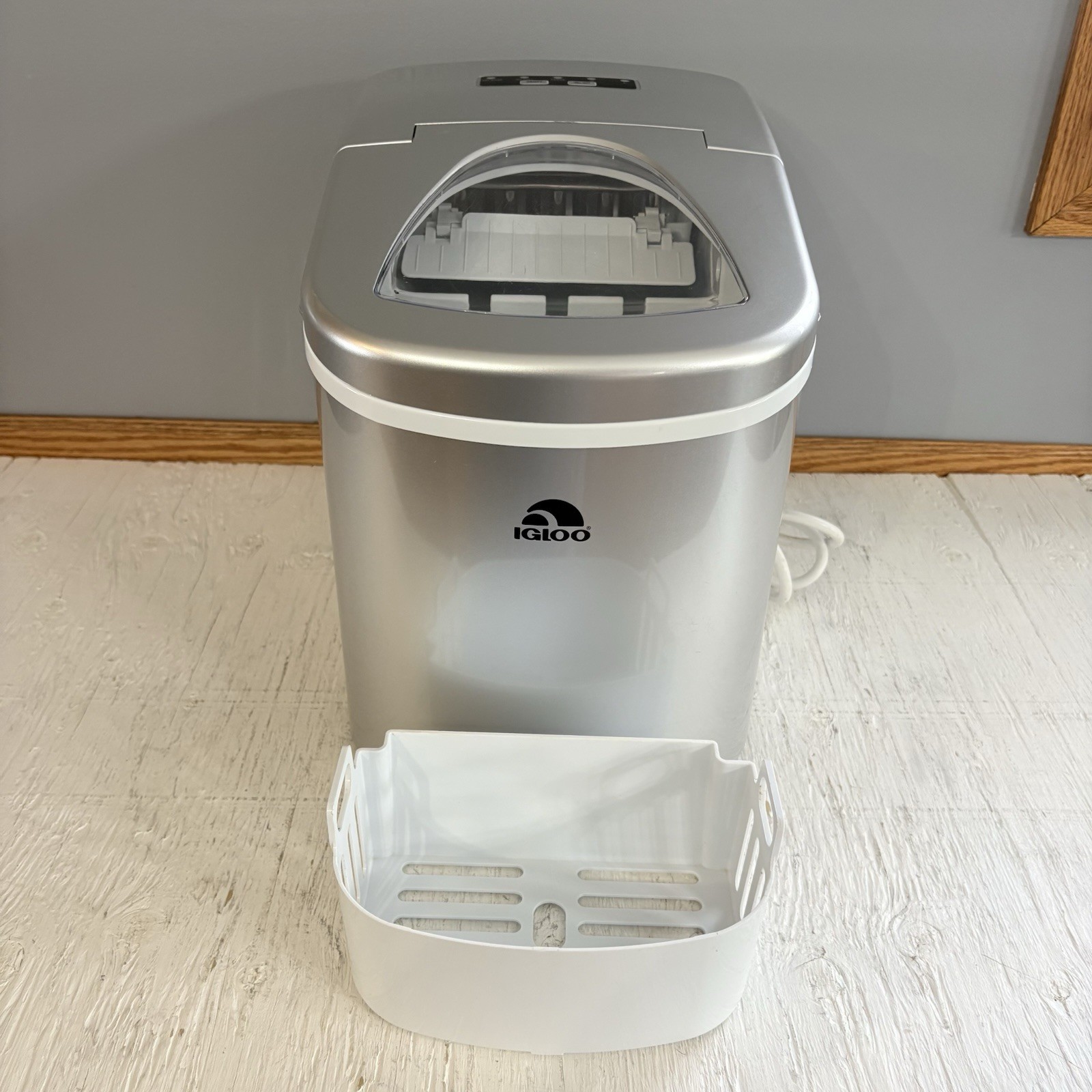 Igloo Portable Ice Maker Stainless Steel Silver 26 lbs Ice Model ICE108 Tested