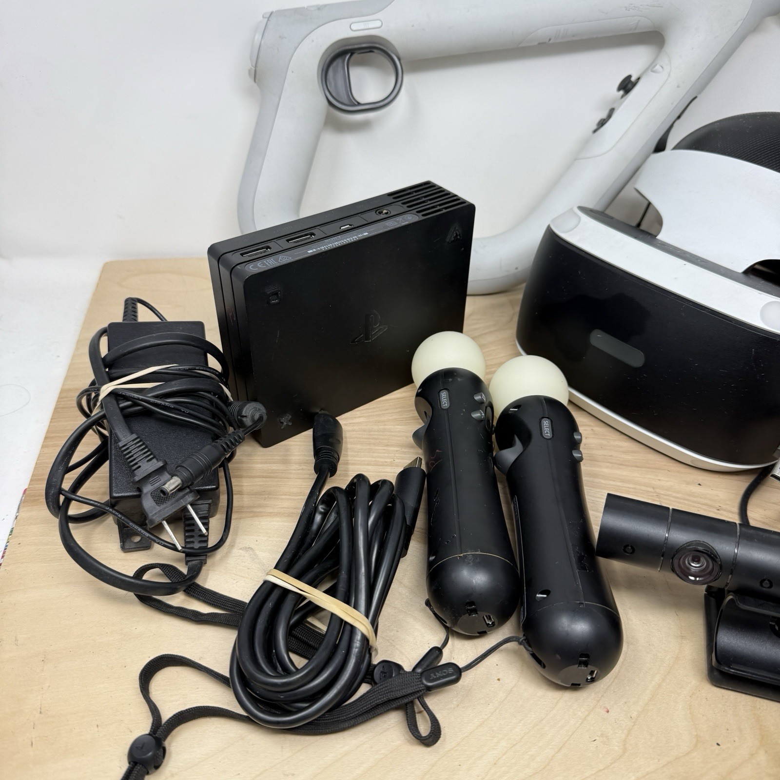 Sony PlayStation 4 PS4 PS VR Headset Bundle Tested With Gun/Controllers READ!