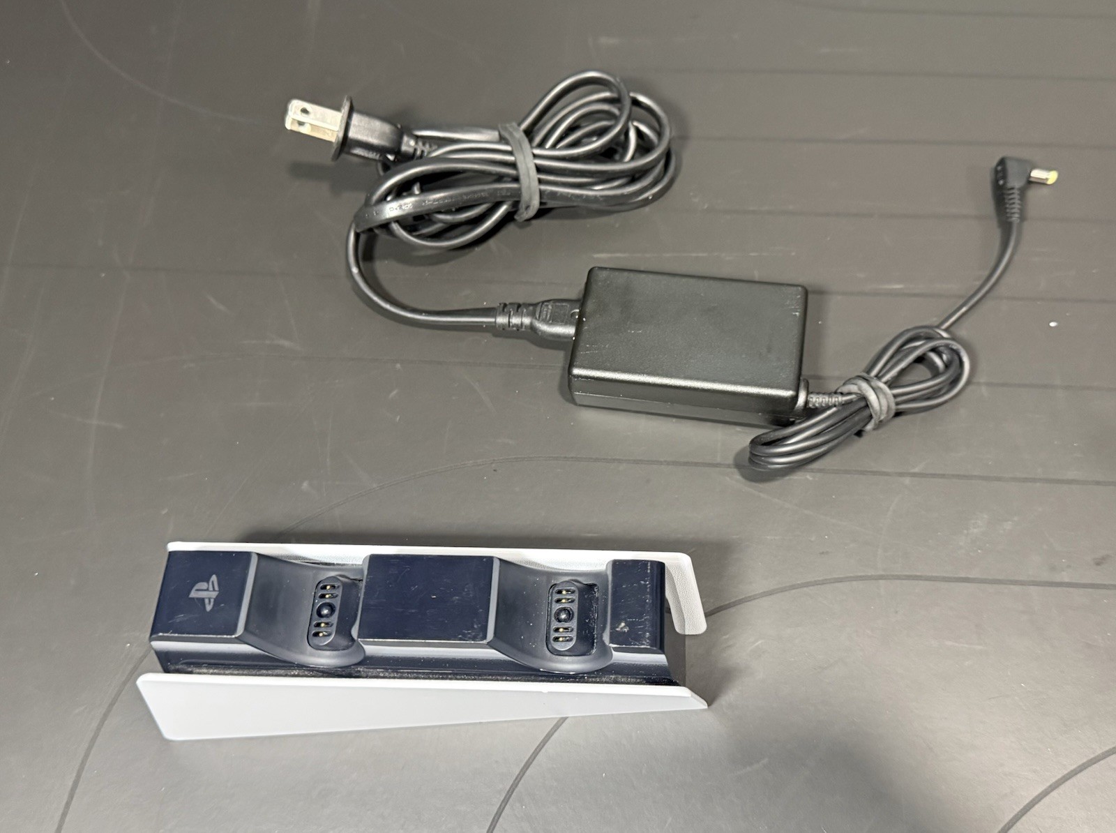 Official Sony PS5 DualSense Charging Station CFI-ZDS1 w/ Power Adapter Untested