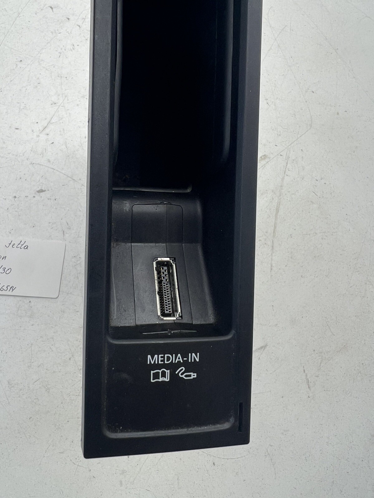 2010-2014 Volkswagen Jetta Sportwagen Input Interface Multimedia Module OEM.