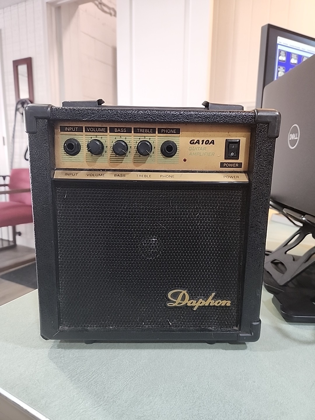 Daphon Portable Guitar Amplifier GA10A 10W 40Db Black Amp