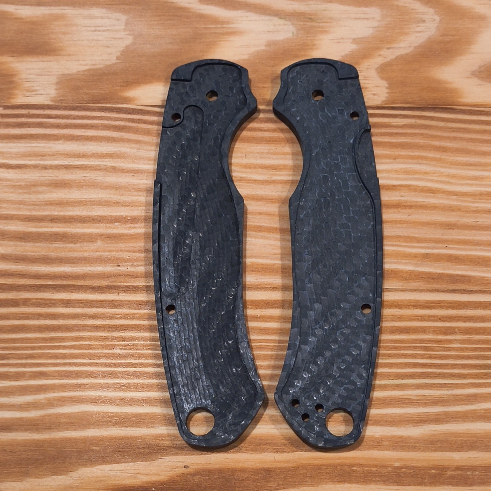 Paramilitary2 Black Carbon Fiber Knife Handle Scales Pair, Handle Scale