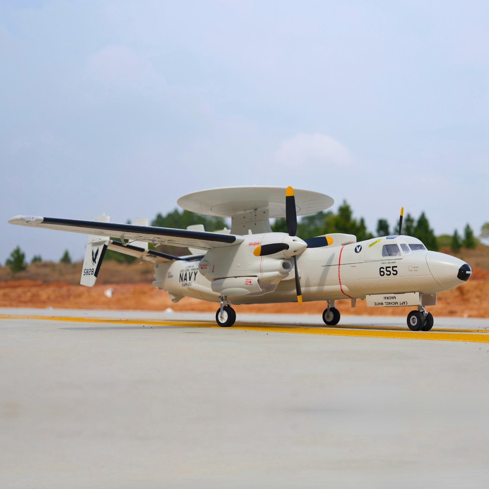 Dynam E-2C Hawkeye AEW 1500mm Twin-Engine 360° Rotating Radar RC Scale Airplane