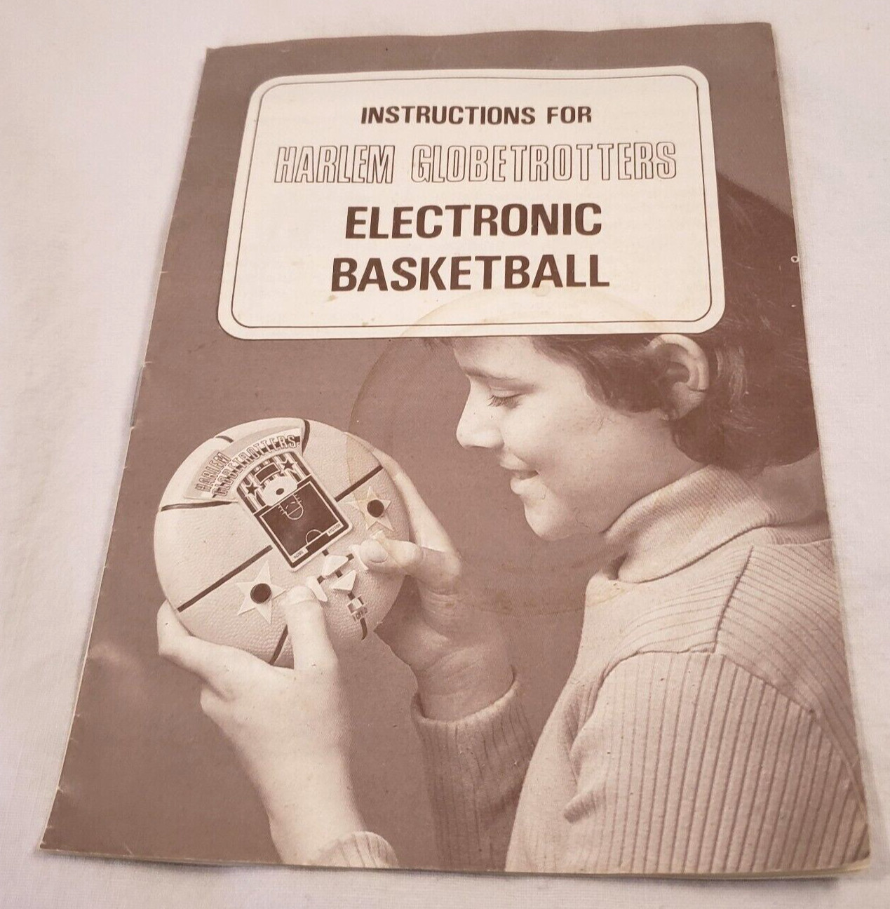Harlem Globetrotters Handheld Electronic Basketball Game INSTRUCTIONS Only 1979