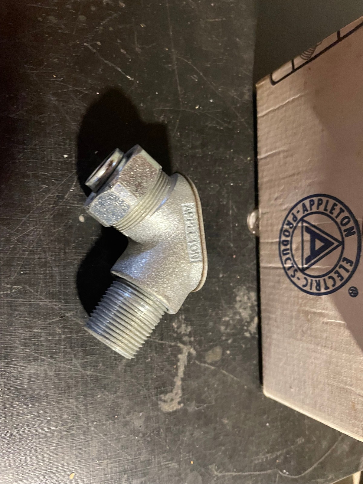 APPLETON STL-75 Flexible Conduit fitting with Pulling Elbow, Malleable Iron, New