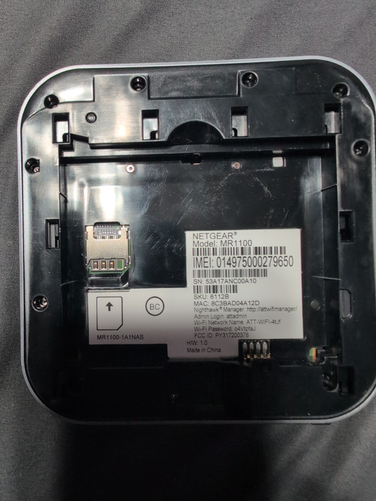 NETGEAR Nighthawk MR1100 Mobile Hotspot Router - AT&T(Missing Cables)