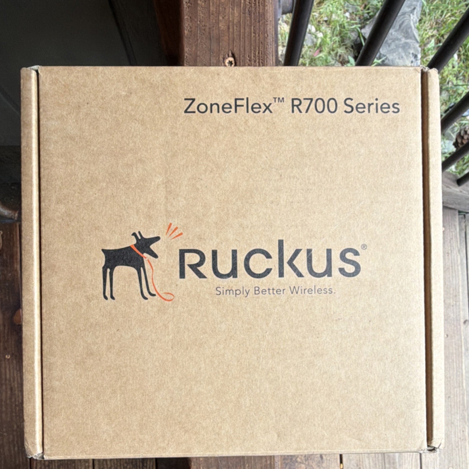 Ruckus R700 Dual-Band Wireless Access Point 1300Mbps 2x LAN White AMZ-R700-US20