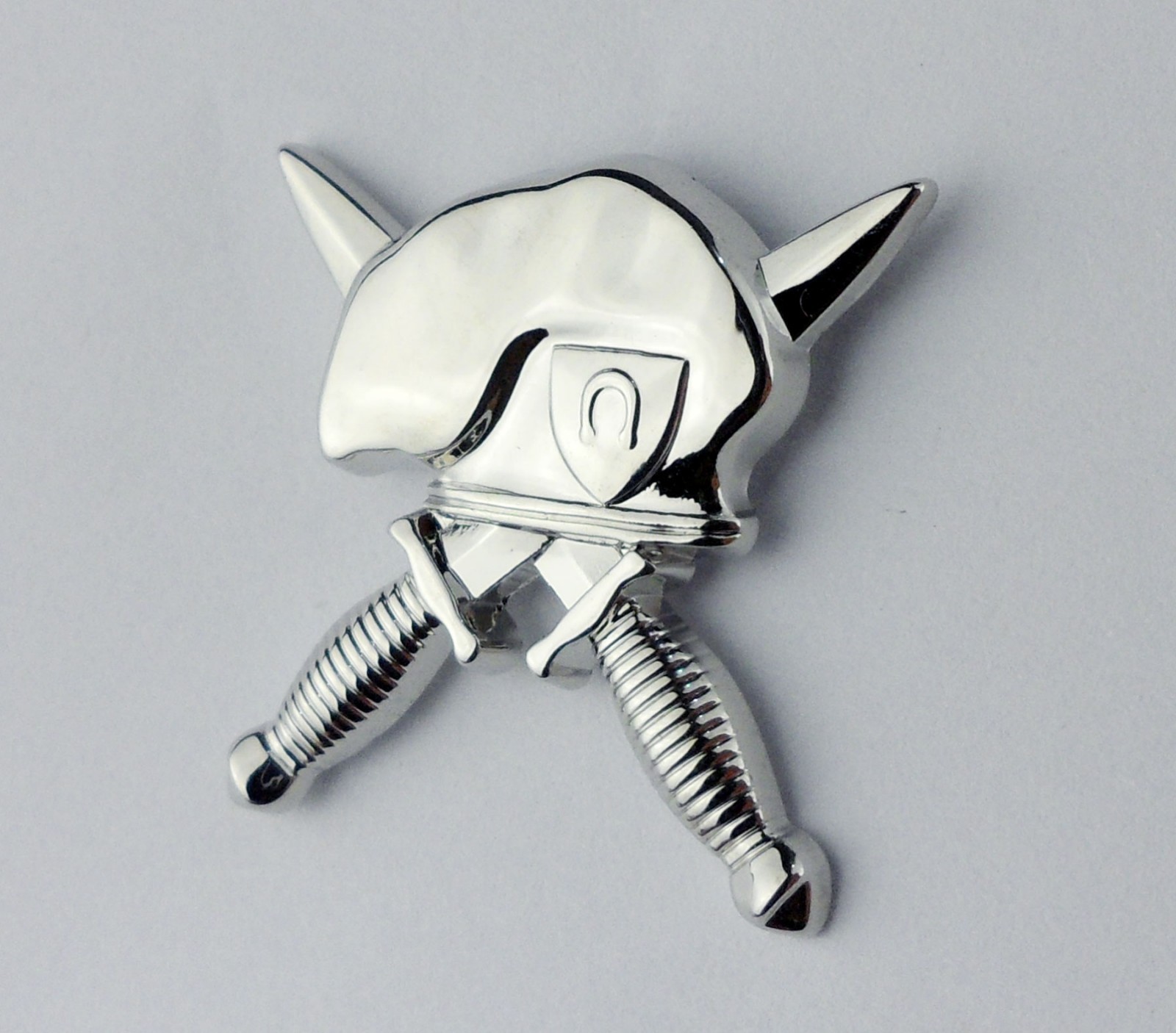 METAL SILVERY VIETNAM WAR US ARMY SPECIAL FORCES CAP BADGE PIN