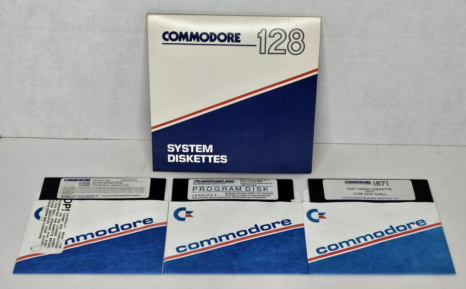 Commodore 128 3.0 System & Utilities Tutorial C128 Drive Floppy Disk