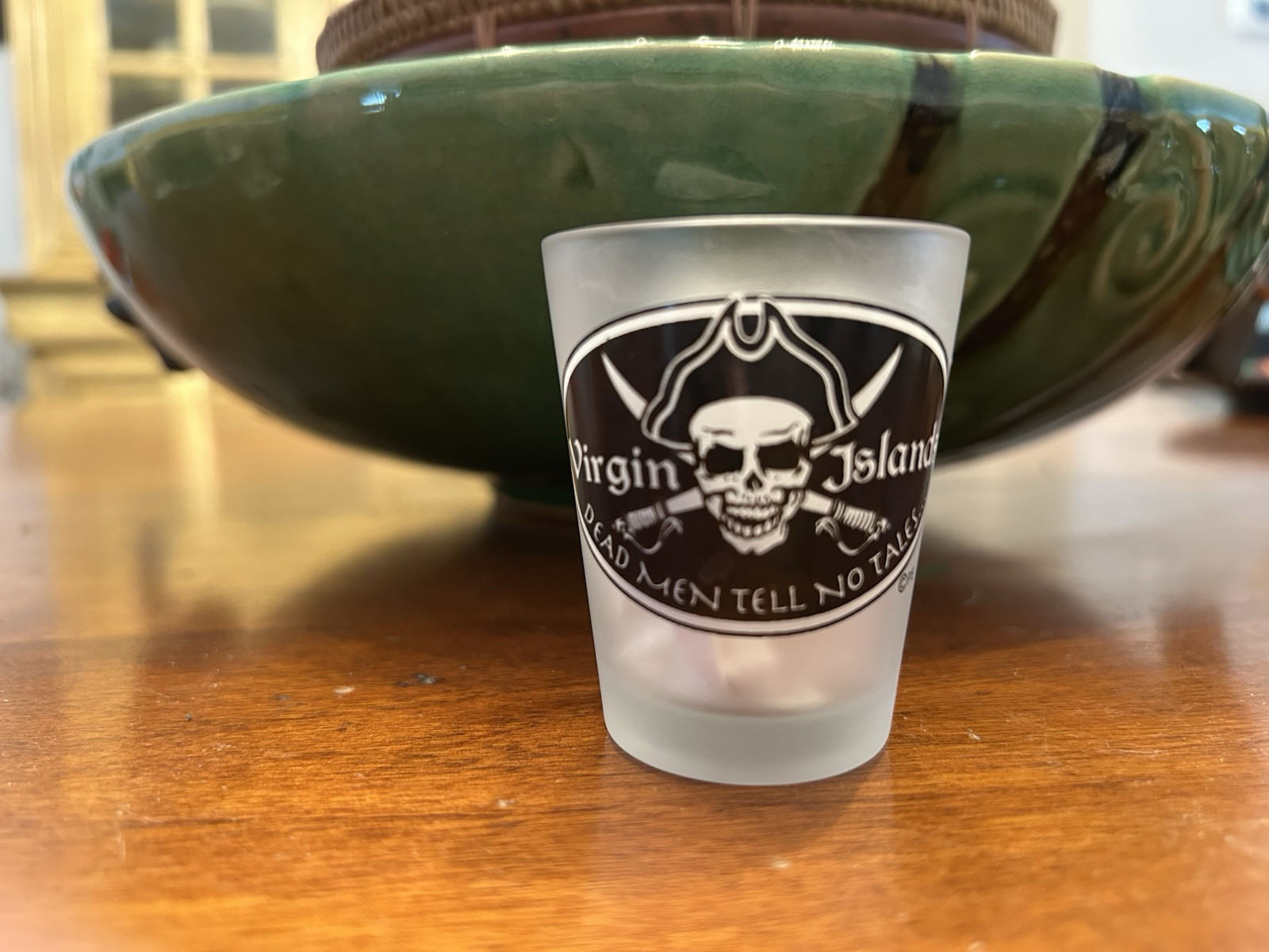VIRGIN ISLANDS ~ DEAD MEN TELL NO TALES ~ Shot Glass ~ 2.25” ~ VGC  ~