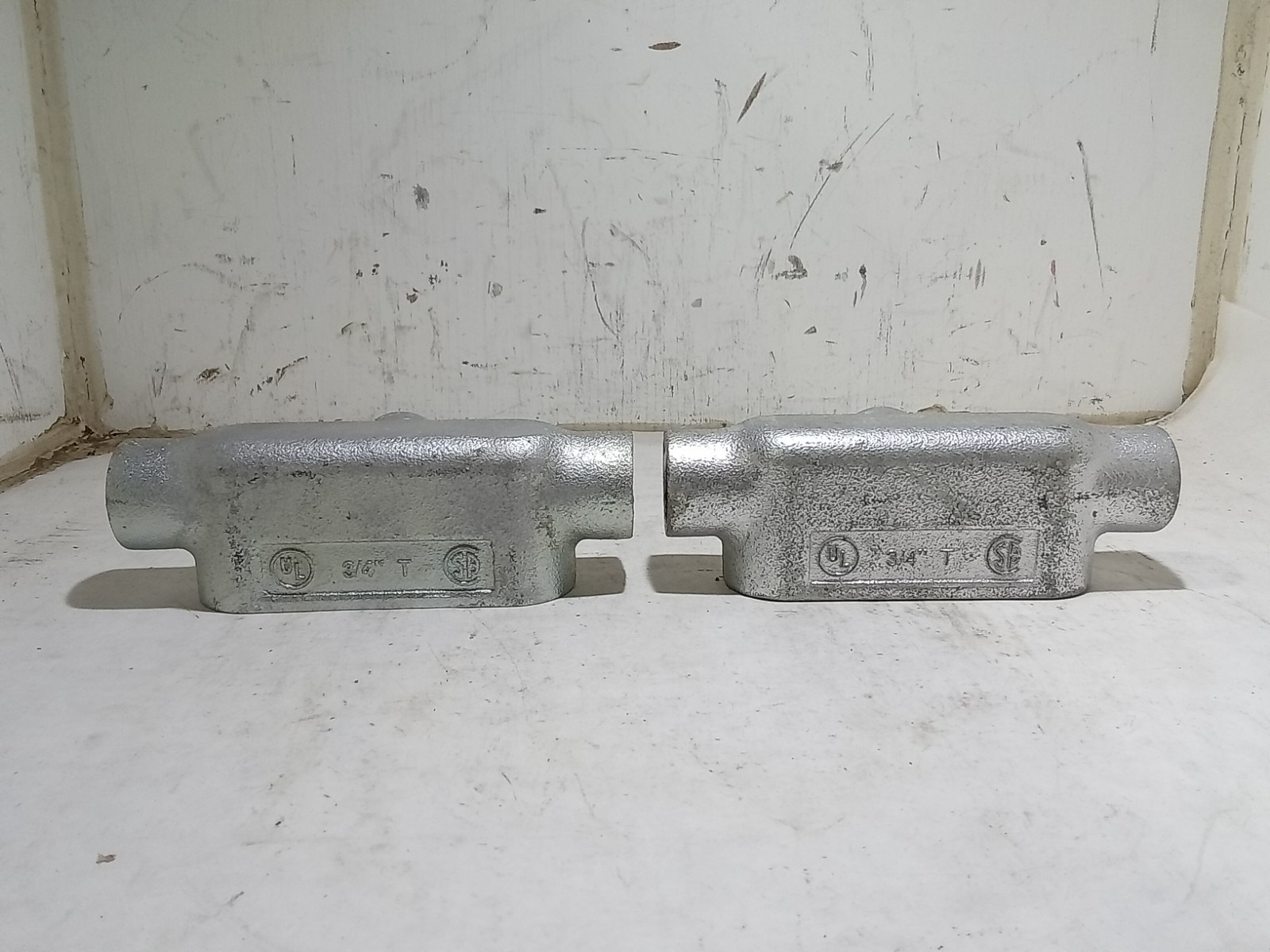 LOT OF 2 UNBRANDED CONDUIT BODY 3/4" T (H6B)