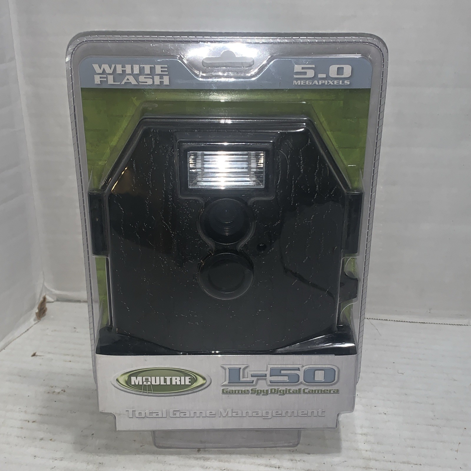 Moultrie L-50 WHITE Flash Game Spy Digital Trail Camera Deer Cam 5MP Day / Night