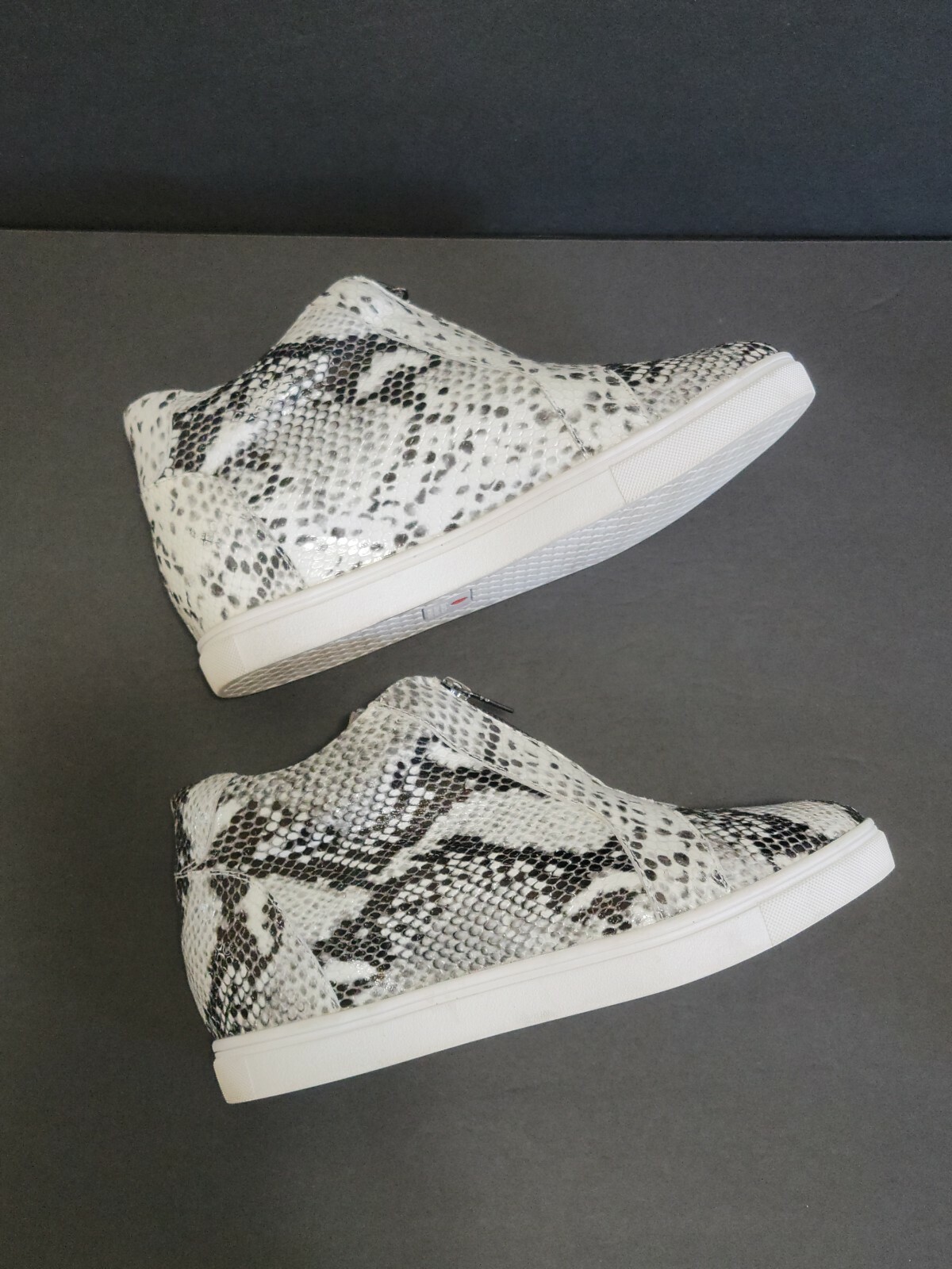 Blondo Wedge Sneakers Size 9M Womens