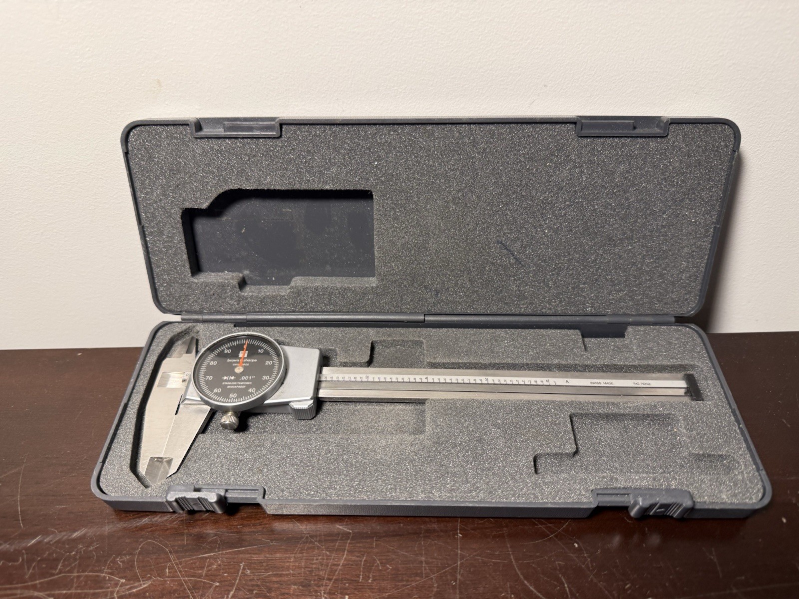 Brown & Sharpe 599-579-5 Swiss Made Dial Caliper - Black 6" – .001" – Tesa Case