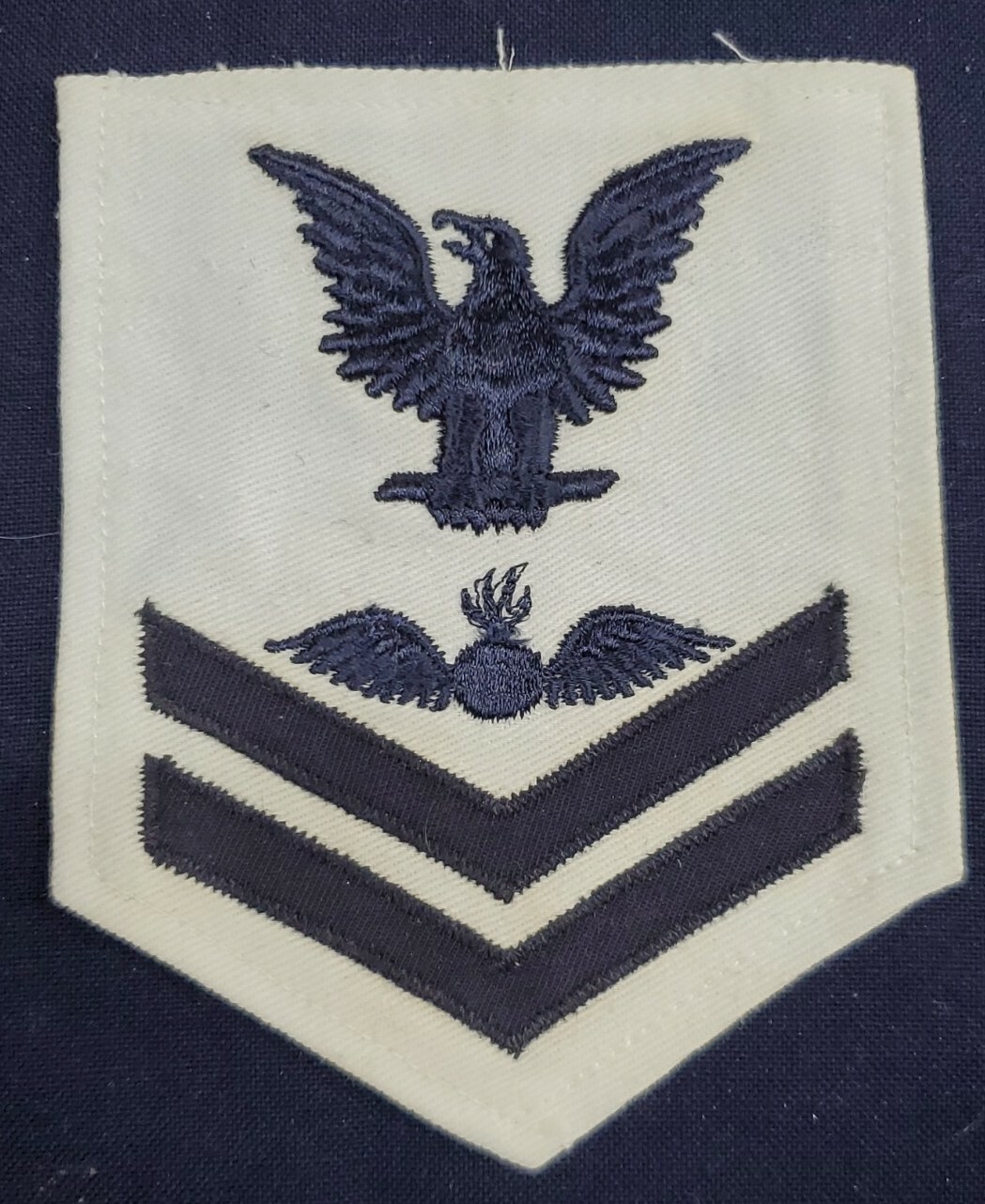 U.S.Navy Rating Badge,Aviation Ordnanceman 2nd Class(Service Dress White)GEMSCO
