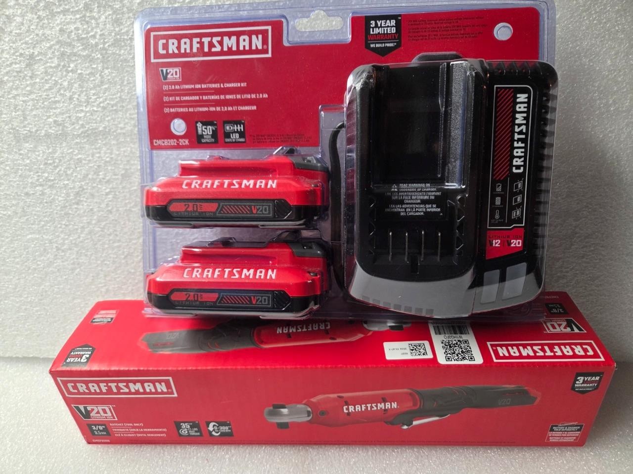 CRAFTSMAN V20 3/8 RATCHET CMCF930B AND CRAFTSMAN (2) 2.0Ah LITHIUM BATTERIES KIT