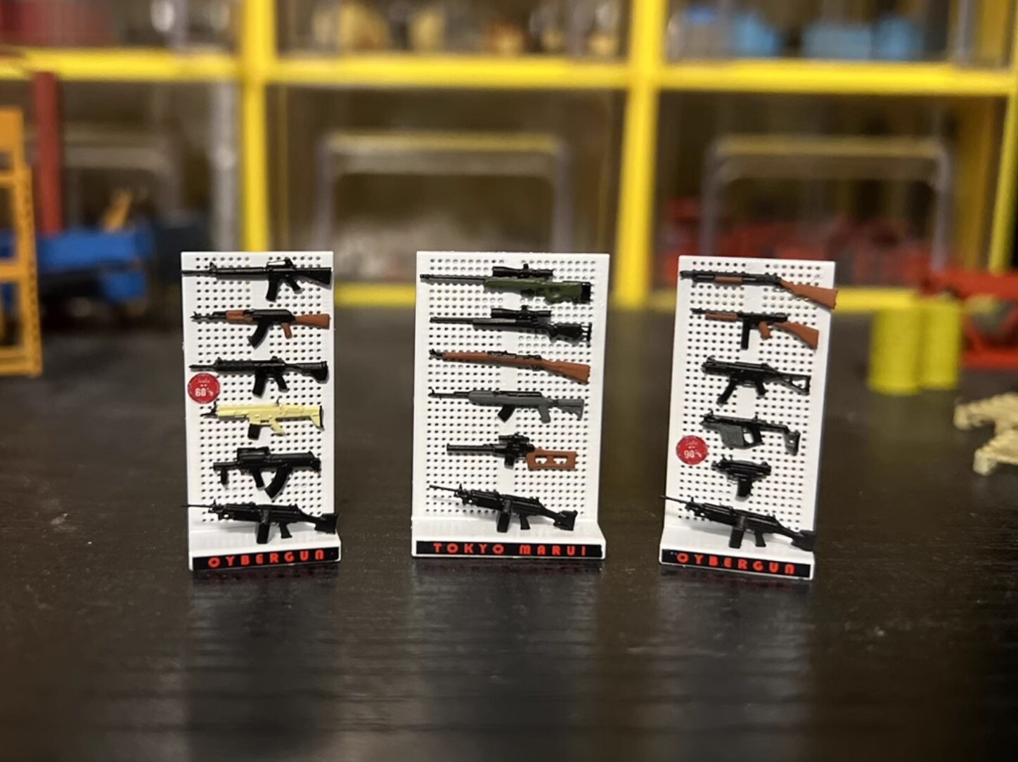 1:64 Painted Figure Model Miniature Resin Sand Tool Toy Gun Display Rack Weapon