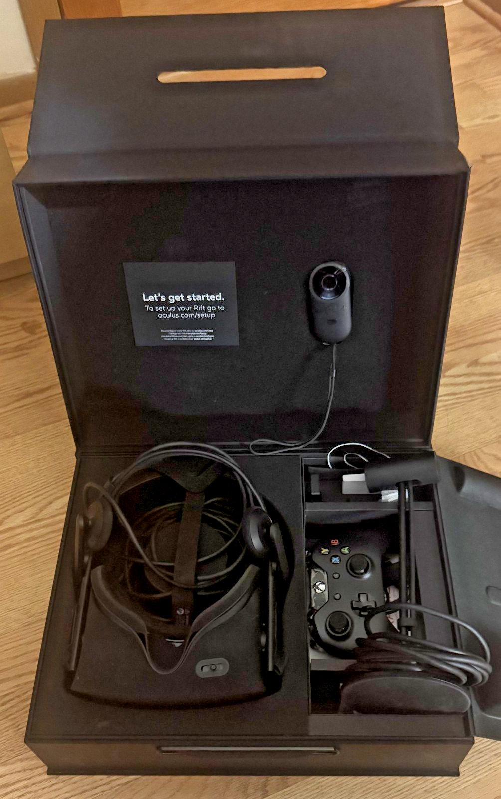 Oculus Rift CV-1 PC-Powered VR - Black - Clicker, X-Box Controller, 1 Sensor