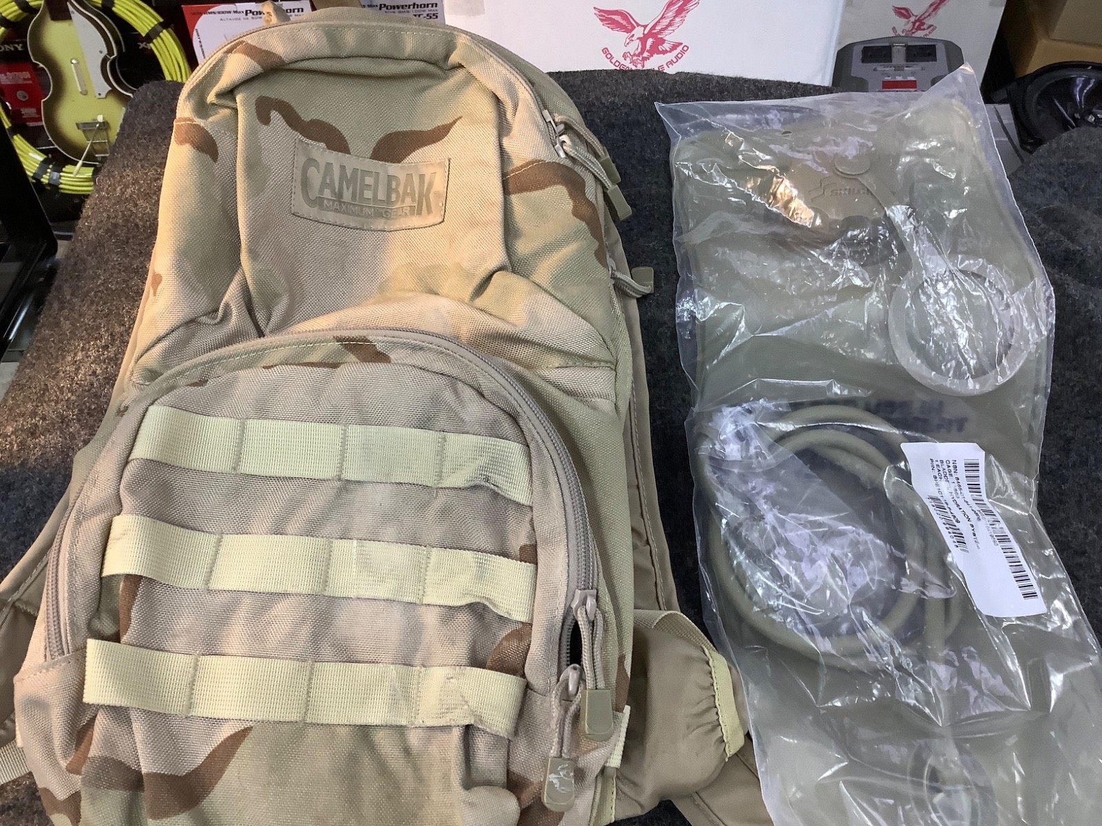 HYDRATION SYSTEM, CAMELBAK MULE (DESERT PATTERN, SOILED, NEW BLADDER INCLUDED)