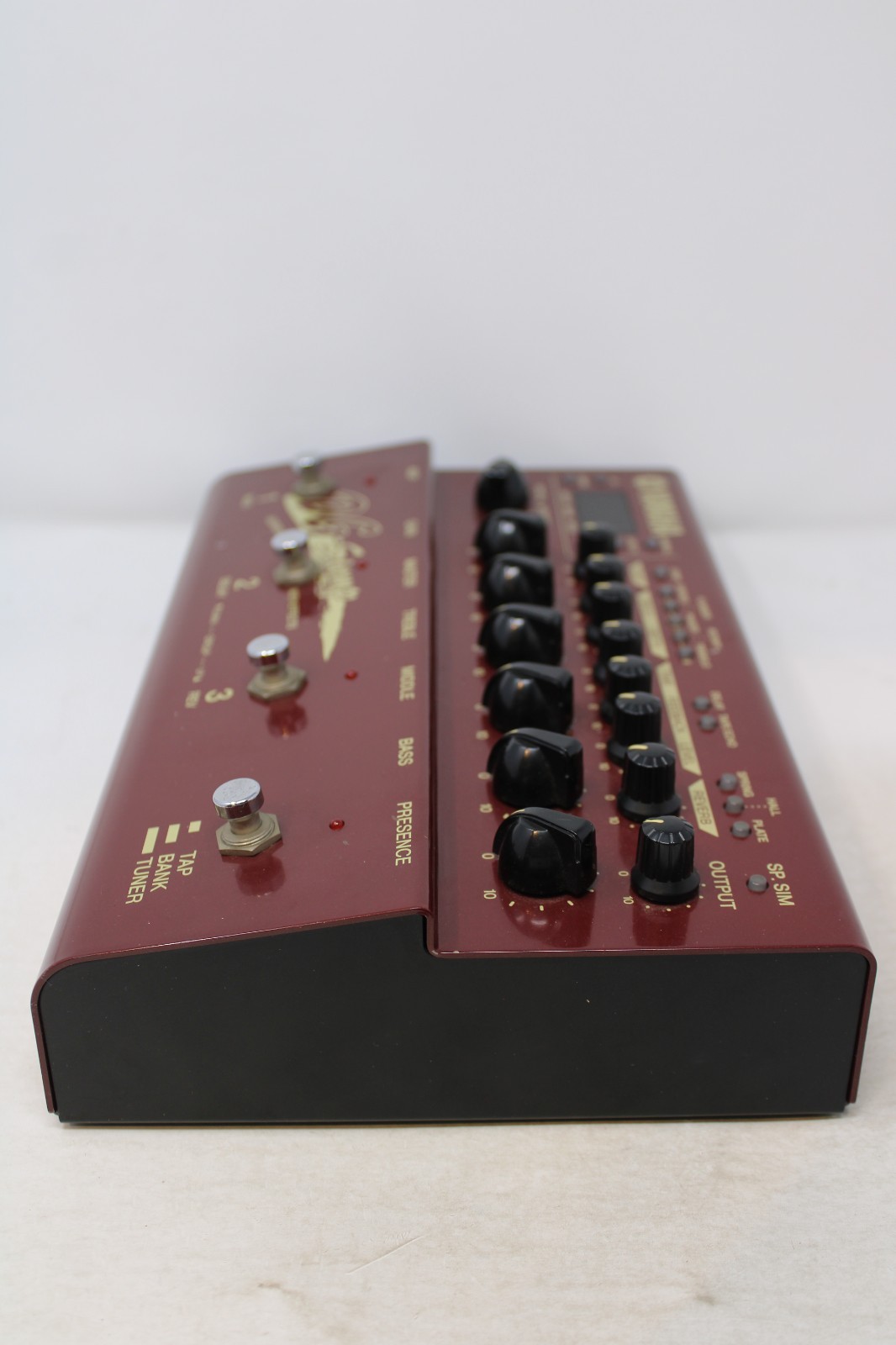 Yamaha DG-Stomp guitar pre-amplifier with multi-effects