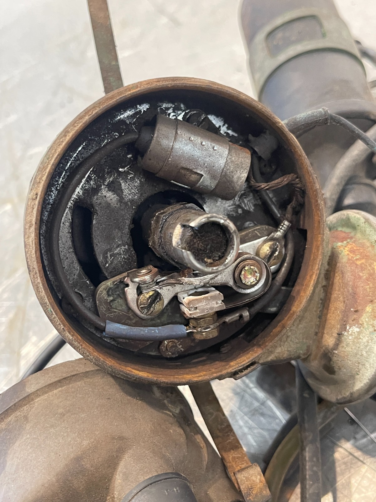 1965 Oliver 1850 Tractor Distributor