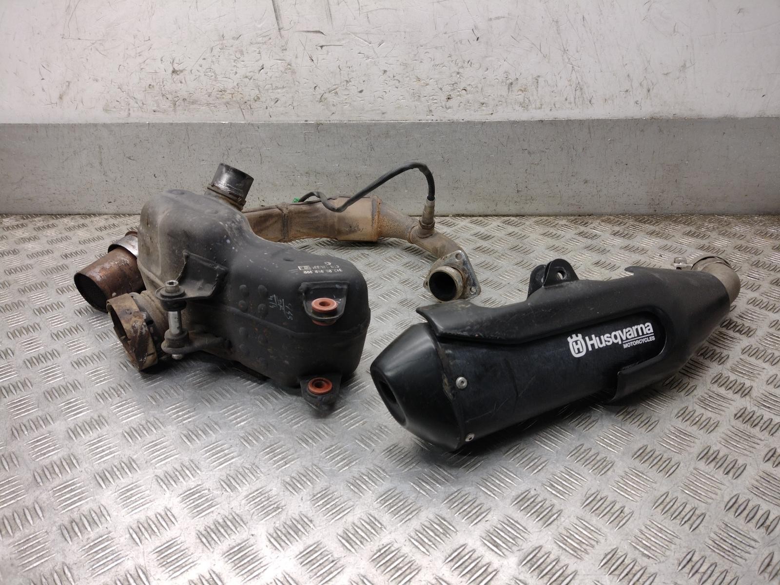 2023 HUSQVARNA SVARTPILEN 125 SVARTPILEN 125 21 EXHAUST SYSTEM