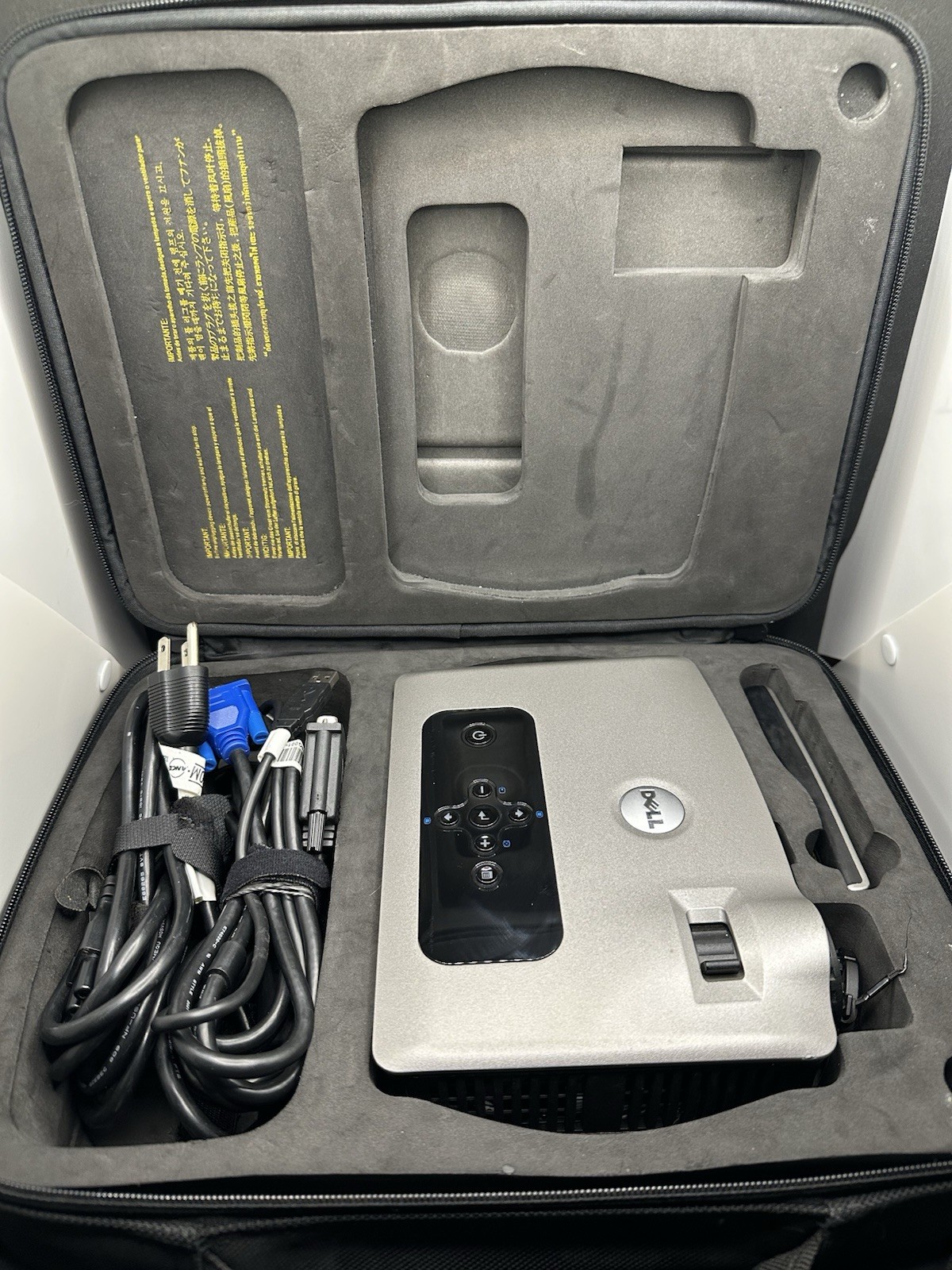 Dell 3400MP Projector w/ Case & Cables – Powers On – Burnt Smell – AS-IS Parts