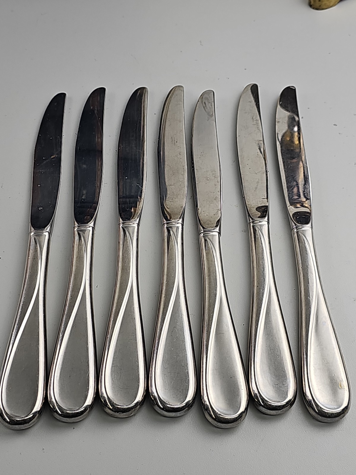 Oneida Flight Reliance 7 Dinner Knives Heavy Duty Stainless