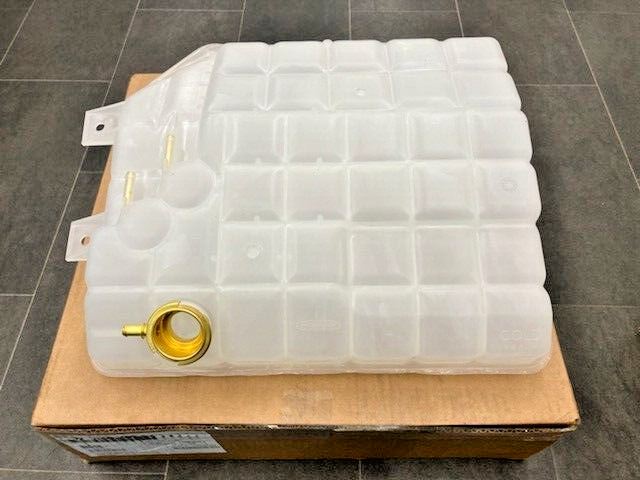 05-17750-002 NEW OEM FREIGHTLINER COOLANT RESERVOIR 05-17750-001, 0517750000