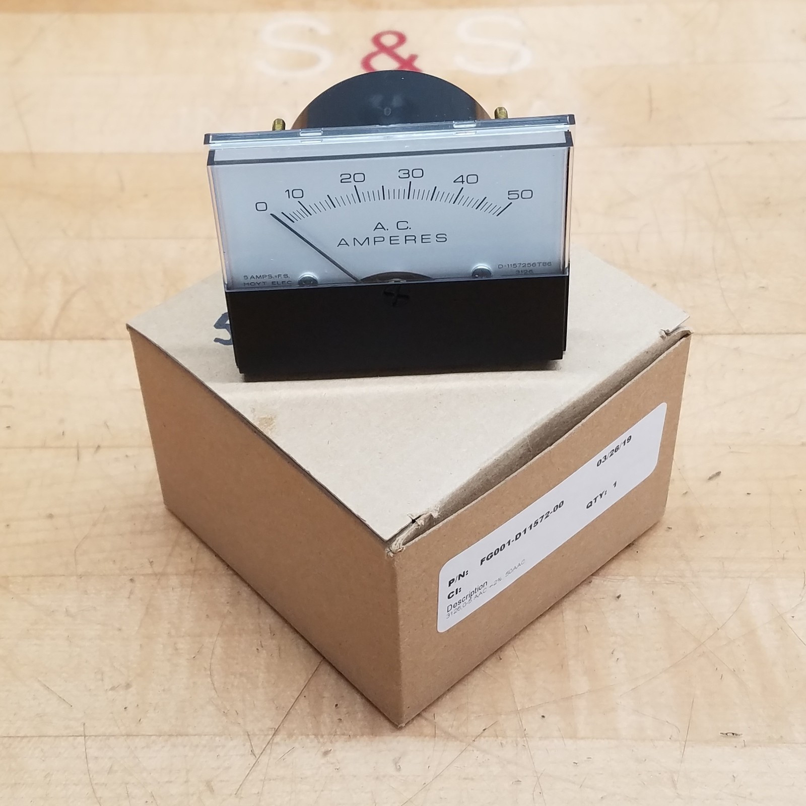 Hoyt 3126 AC Ammeter, 0-50, 2.5", 0-5AAC - NEW