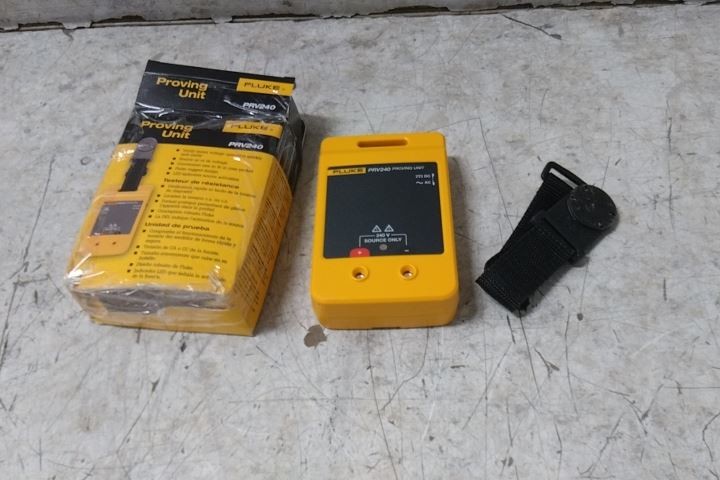Fluke PRV240 240VAC/DC Output Voltage Proving Unit