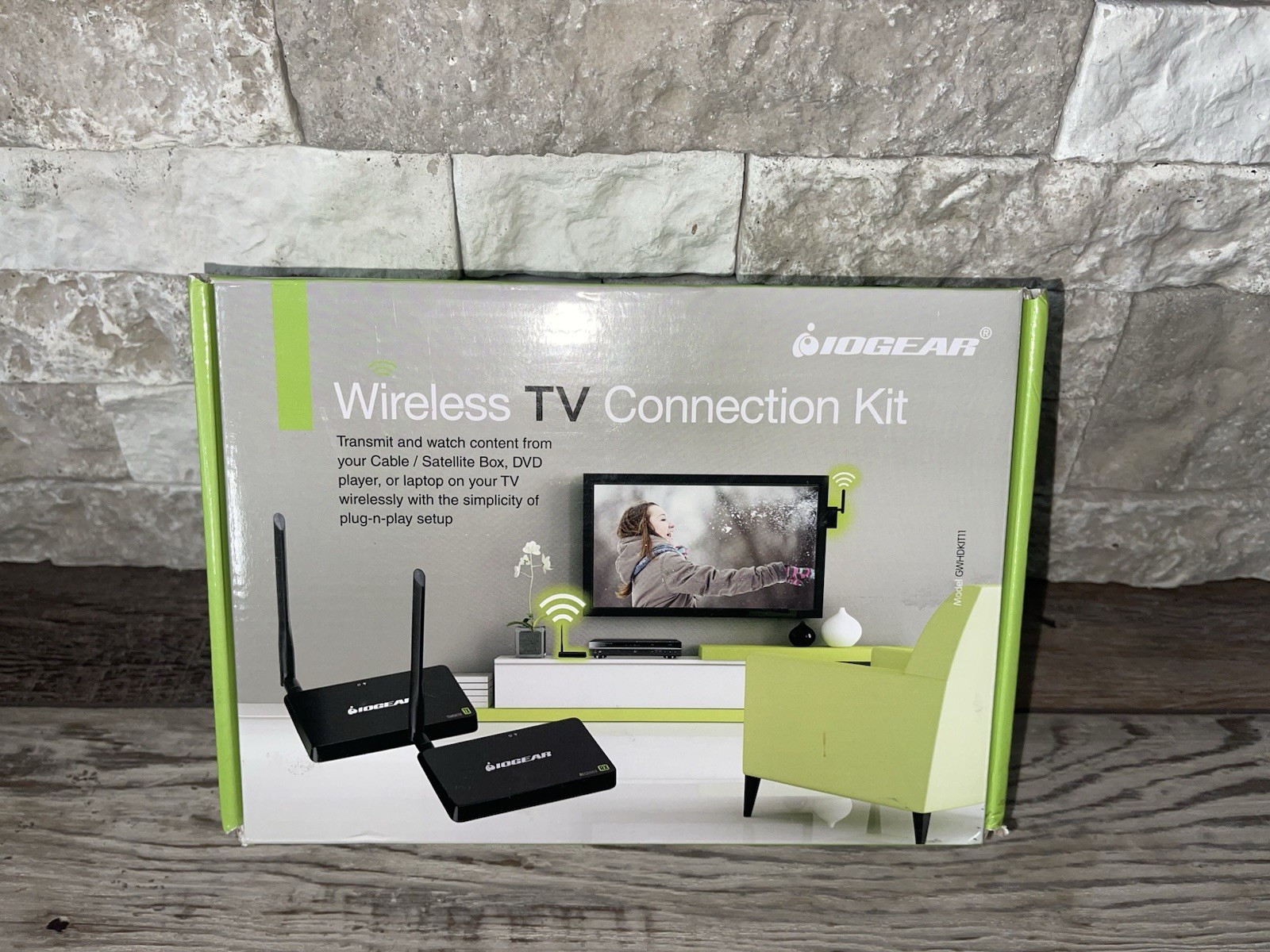 IOGEAR Wireless HDMI TV Connection Kit (Model GWHDKIT11). Good Condition!