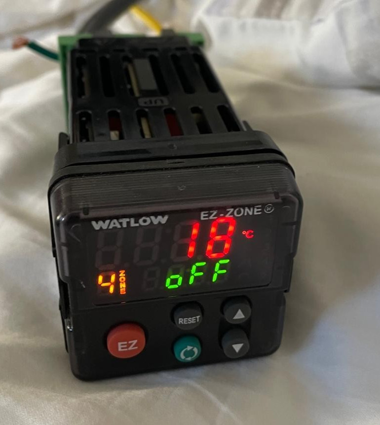 Watlow EZ-ZONE PM6C1CH-1LCJAAA PID Temperature Controller 1/16 DIN Universal