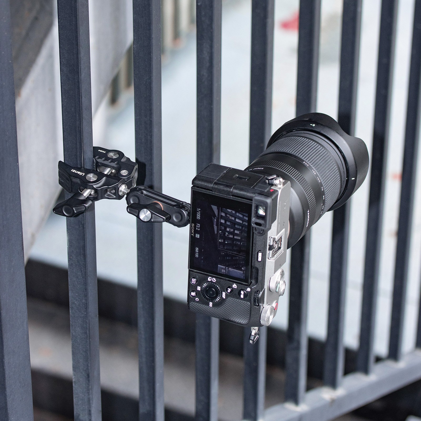 Super Clamp Camera Mount Clamp Pan 1/4 & 3/8 Thread Holes 360° Ball Head R094