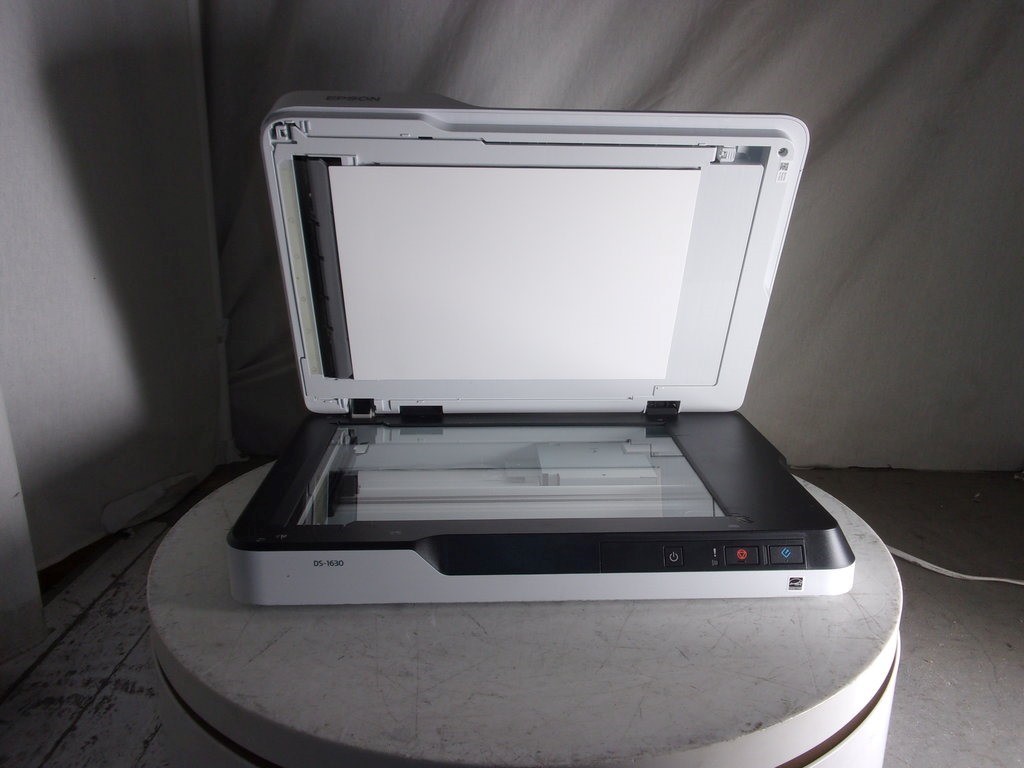EPSON DS-1630 J411B Flatbed Color Document Scanner