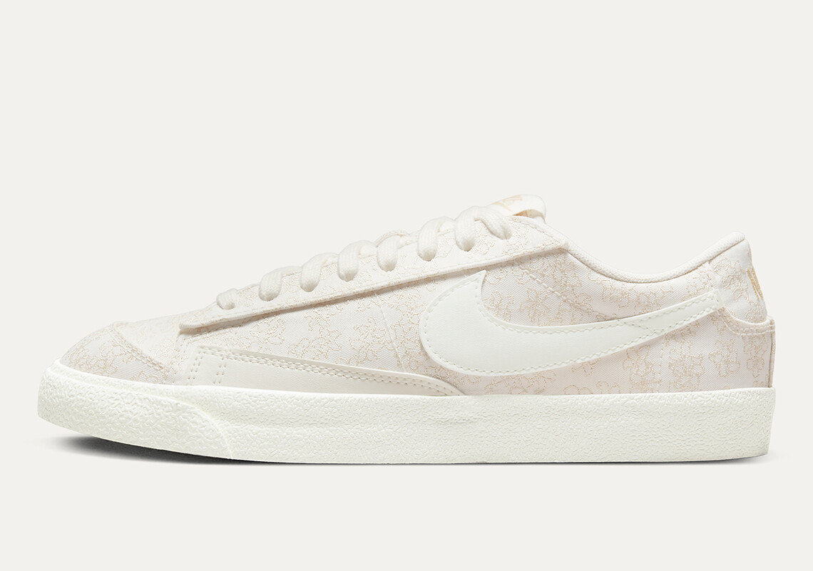 Nike Blazer Low '77 SE Sail Sesame Beige White DR9955-100 sz 11 Women = 9.5 Men
