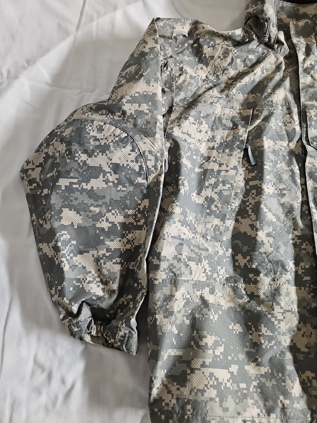 Dismounted FREE L6 Jacket ACU Size: Large Regular USGI DIGITAL CAMOUFLAGE (C5)